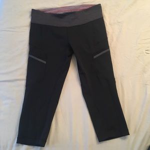 Lululemon cropped leggings BIG pockets! Size 10